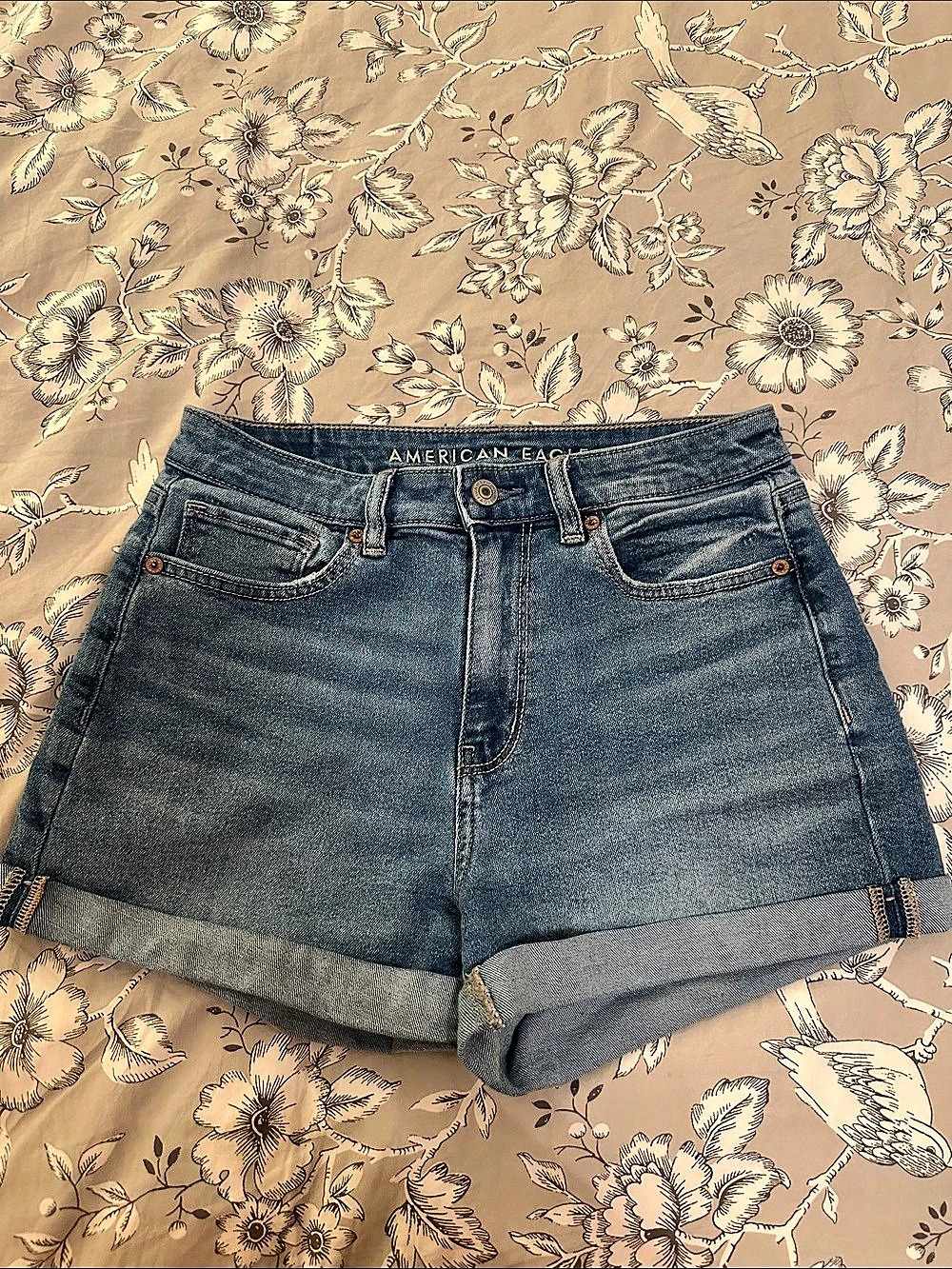 American Eagle Mom Short